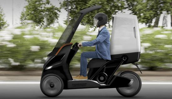 这辆零排放电动三轮车提供双座位和碳纤车顶