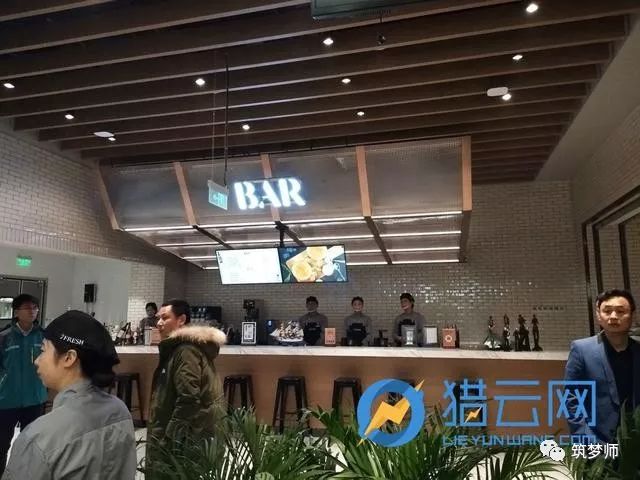 京东的新零售长什么样？7Fresh正式开业，餐饮+超市模式、刷脸支付，正面PK盒马鲜生