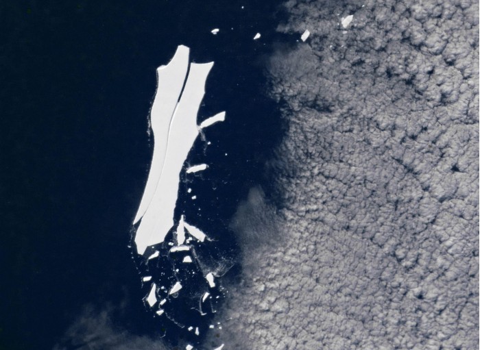 NASA称有史以来最大的冰山正在消失