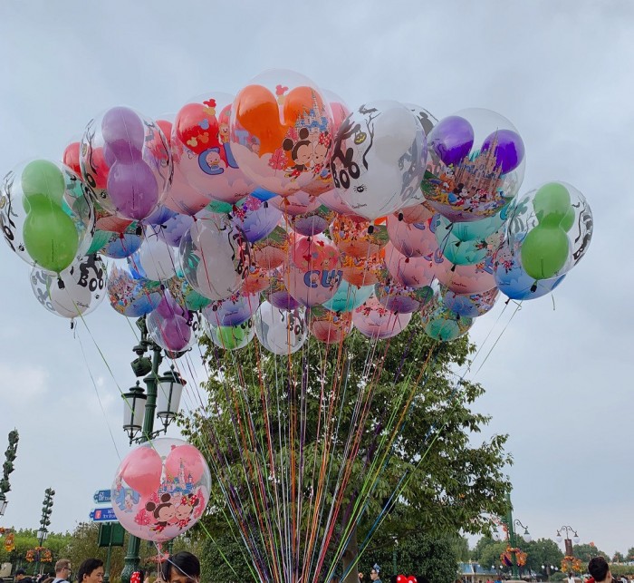 “黄金气体”全球短缺 日本迪士尼都不能卖氦气球了