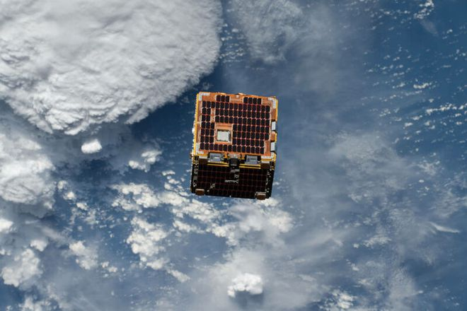 太空垃圾增多威胁地球安全？日本研发木制卫星