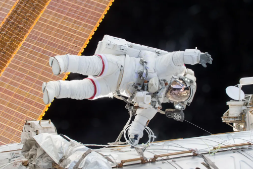 宇航员长期与世隔绝对太空任务会有什么影响？